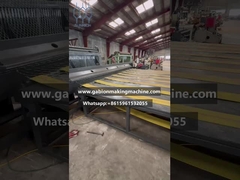 Machine à tisser des mailles de gabions