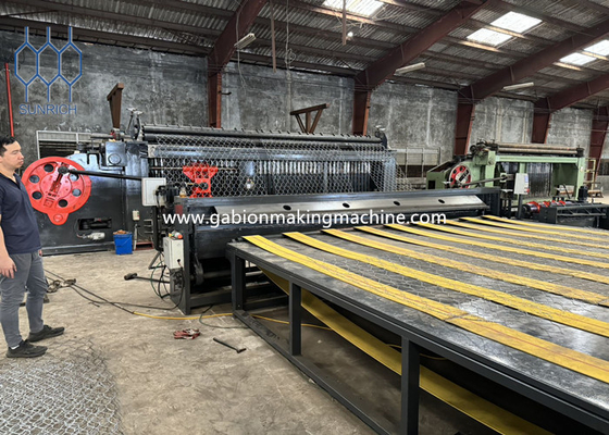 acheter Machine à treillis en gabions à haut rendement avec fil galvanisé ou revêtu de PVC fabrication en ligne