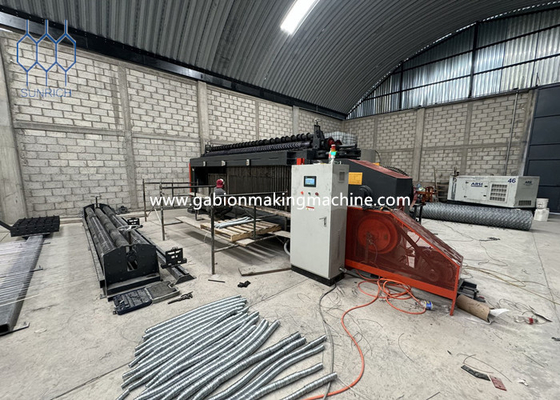 Galvanisé ou revêtu de PVC Gabion Machine fil de diamètre de 2,0 à 4,0 mm Longueur de la maille 30-50 mm