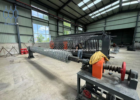 Ligne de production entièrement automatisée de machines à boîtes de gabions pour le revêtement des rivières et la protection des pentes
